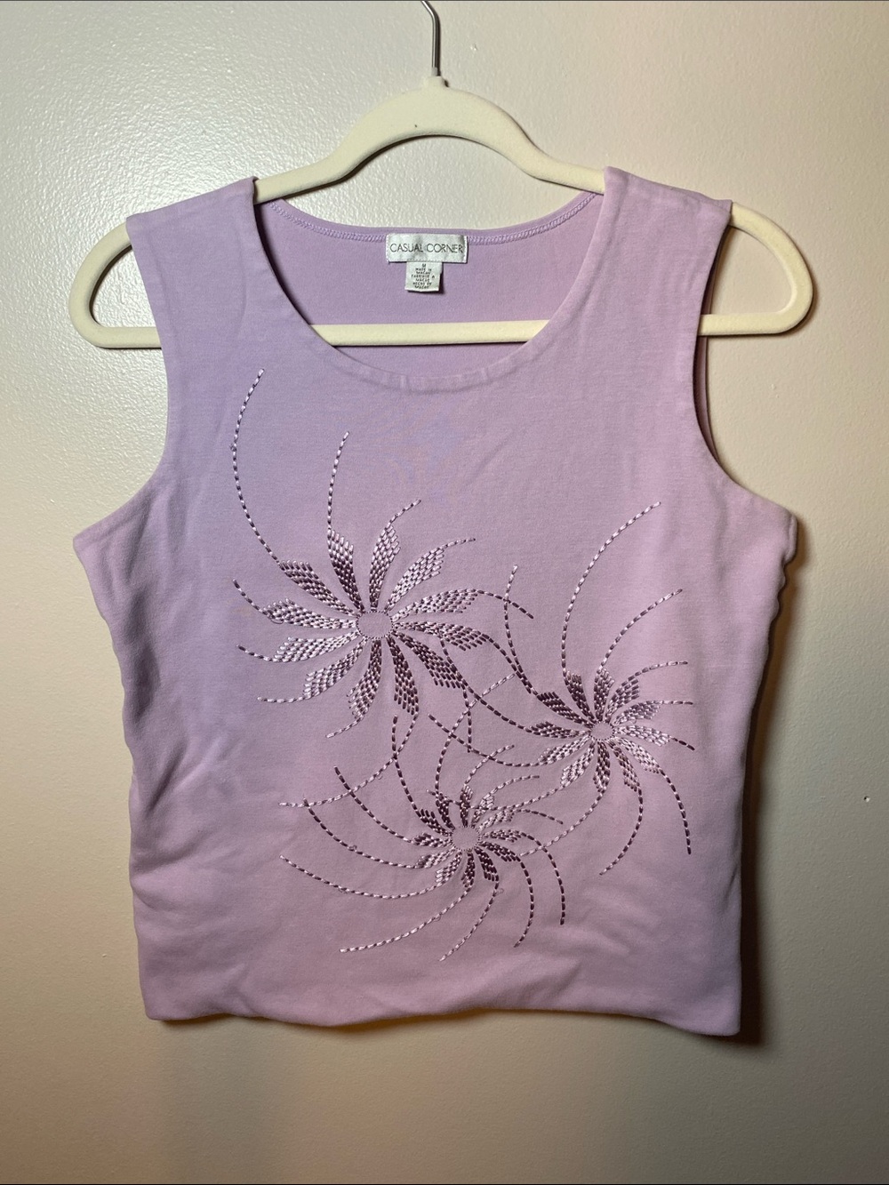 Casual Corner Light Lavender Embroidered Floral Cropped Tank Top Medium